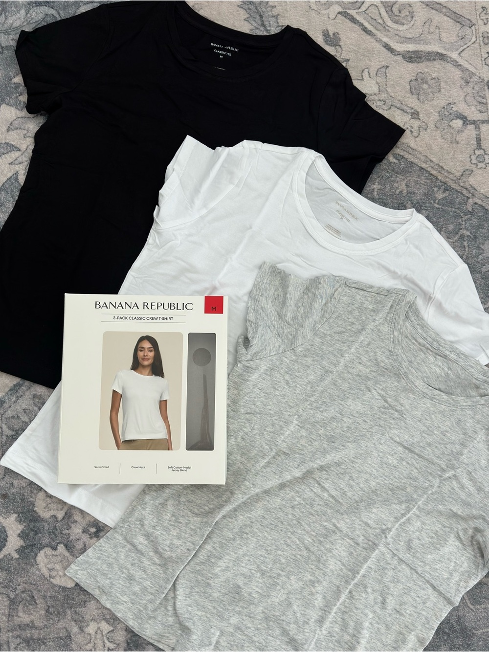 Banana Republic New 3-Pack Crew T-Shirts Size Small & Medium